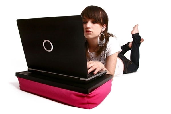 Eladó Már csak volt!!! Fekete-pink laptop-párna - olcsó, Új Eladó Már csak volt!!! - Miskolc ( Borsod-Abaúj-Zemplén ) fotó